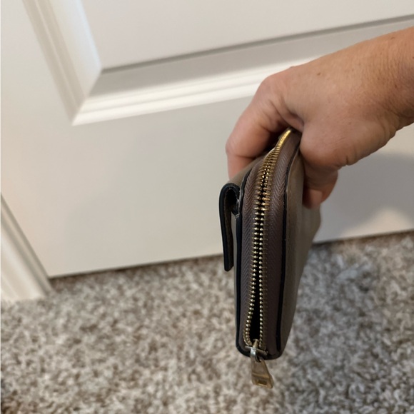 Chloe Taupe Leather Wallet with Gold Lock - Picture 4 of 5